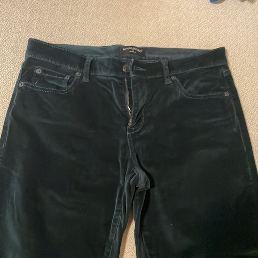Banana Republic skinny fit hunter green velvet pants. Size 6. - Picture 3 of 5